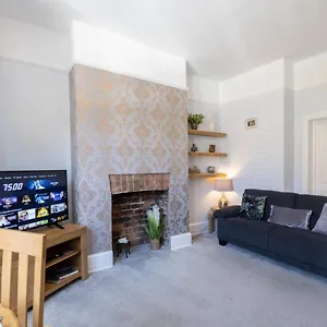 Bootham 32 - Free Parking - Five Minute Walk To Minster Apartment