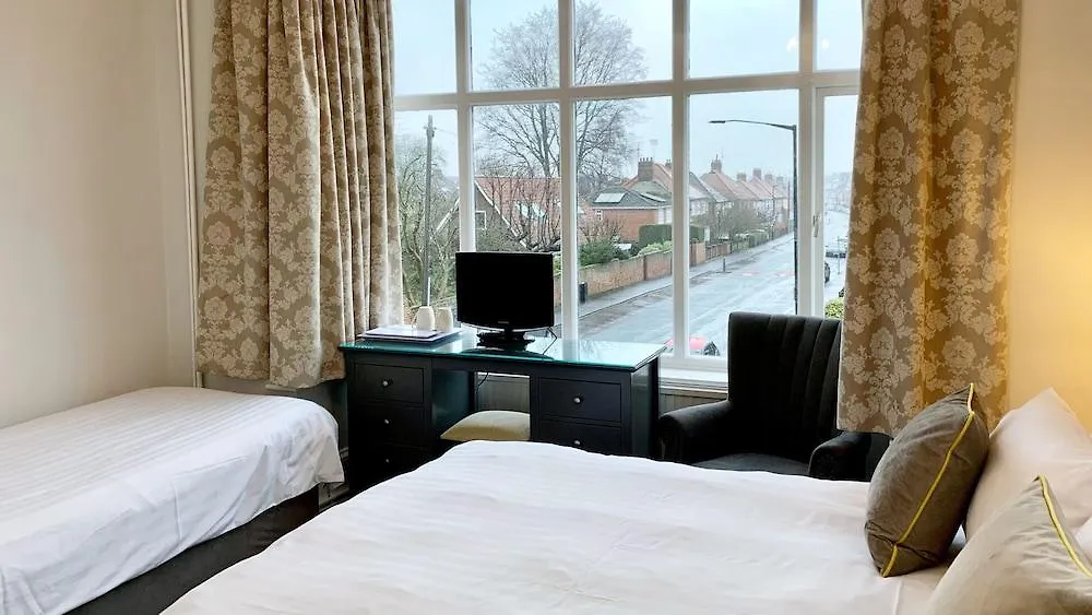 The Crescent Guest House York 3*,